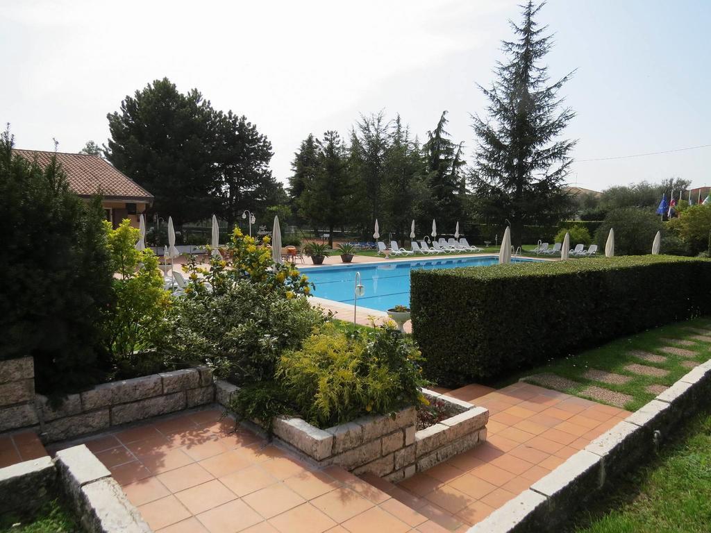 Residence Liana Albisano Torri Del Benaco Extérieur photo