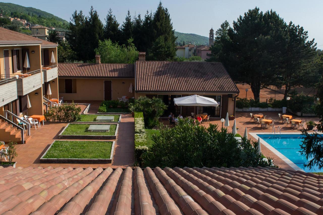 Residence Liana Albisano Torri Del Benaco Extérieur photo