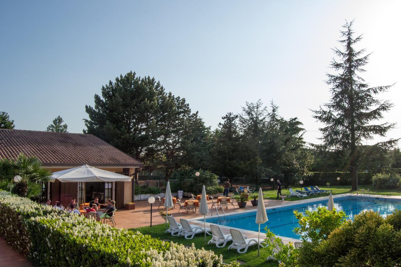 Residence Liana Albisano Torri Del Benaco Extérieur photo