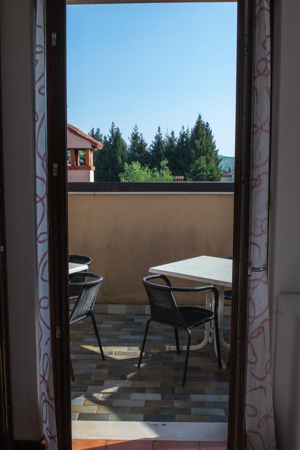 Residence Liana Albisano Torri Del Benaco Extérieur photo